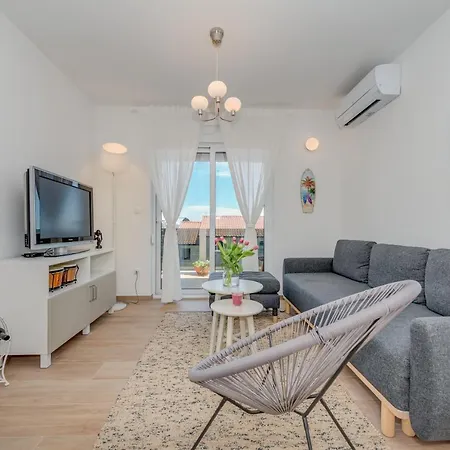 New And Chic Place Near Old Town Of * تروغير