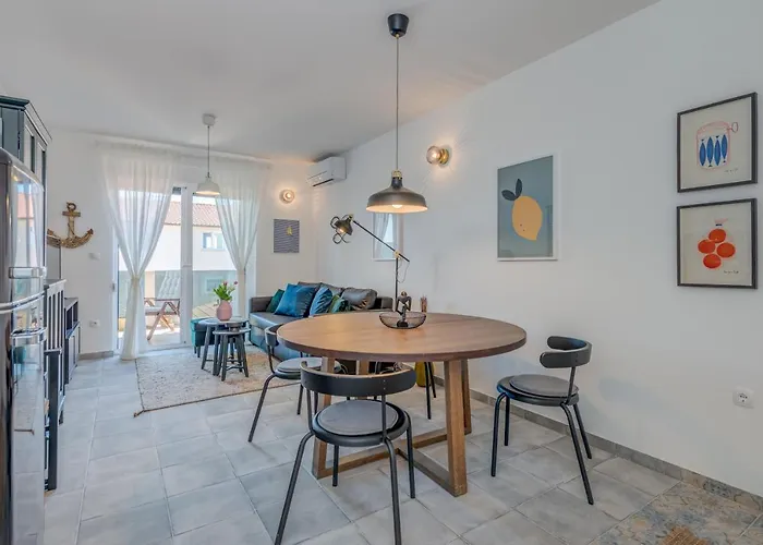Apartman New And Chic Place Near Old Town Of