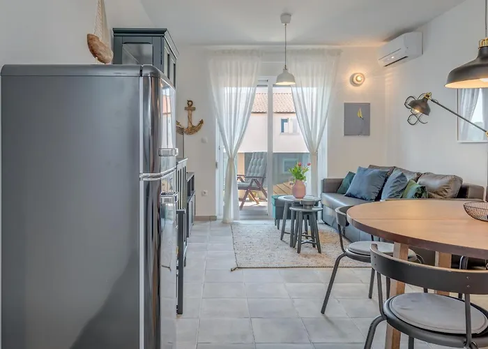 New And Chic Place Near Old Town Of Апартаменти Трогір