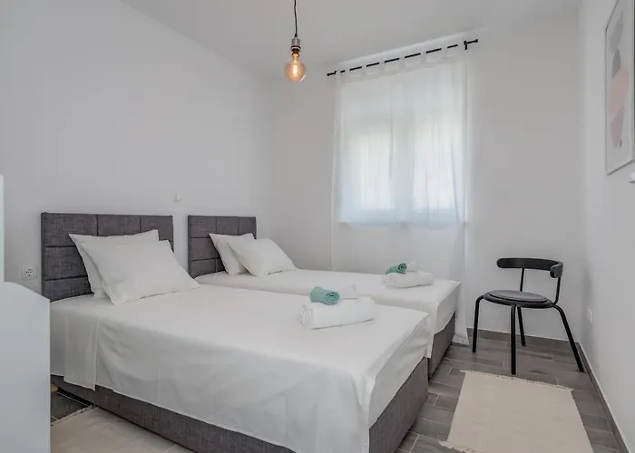 Apartman New And Chic Place Near Old Town Of