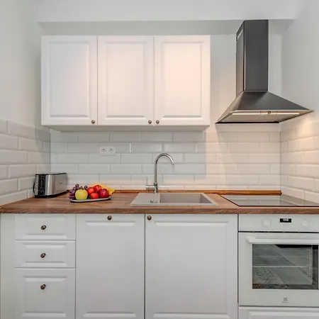 New And Chic Place Near Old Town Of Apartamento