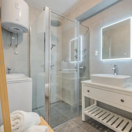 New And Chic Place Near Old Town Of Apartament