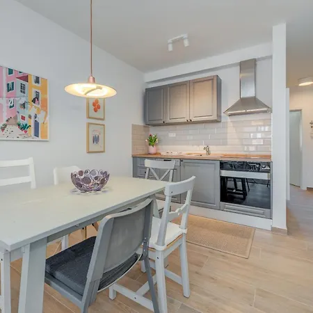 New And Chic Place Near Old Town Of Διαμέρισμα *