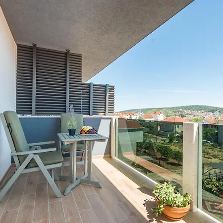 New And Chic Place Near Old Town Of Appartement Trogir