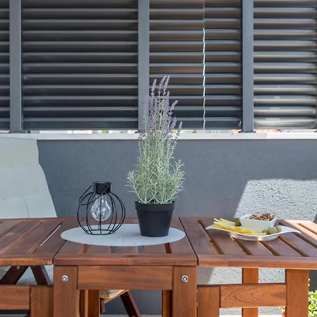 New And Chic Place Near Old Town Of Apartman *