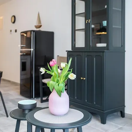Апартаменты New And Chic Place Near Old Town Of